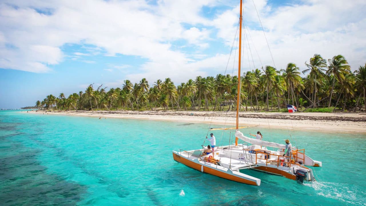 Punta Cana: Catamaran Tour to Saona Island All Inclusive ā Guided tour and outdoor activity